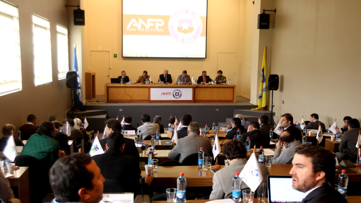 Los millones que recibir&aacute;n los clubes por la venta del CDF y que hoy encender&aacute;n el Consejo de Presidentes de la ANFP