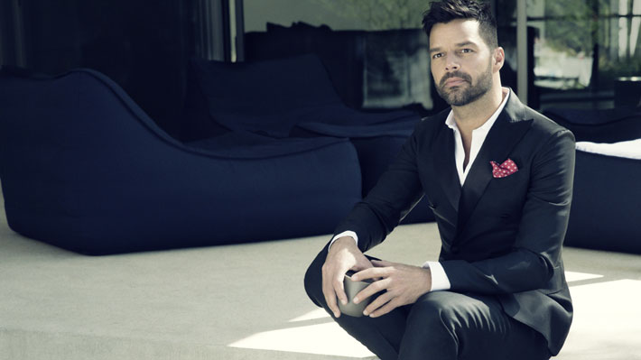 De blanco y descalzo: Ricky Martin reveló detalles de su postergado matrimonio