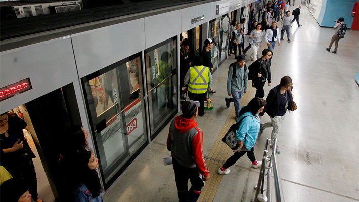 Gobierno anuncia que Metro de Santiago, Merval y Biotrén serán gratuitos el día de las elecciones