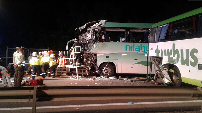 Accidente en el sector de Pelequ&eacute;n deja tres v&iacute;ctimas fatales y decenas de heridos