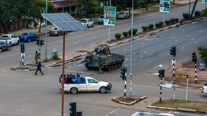 Unión Europea llama a mantener el orden constitucional en Zimbabwe y pide una solución pacífica