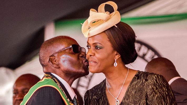 Grace Mugabe, la extravagante primera dama de Zimbabwe que está en medio de la crisis política de su país