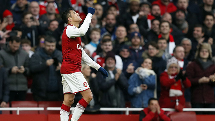 Mira el golazo de Alexis en la clara victoria del Arsenal sobre Tottenham en el cl&aacute;sico