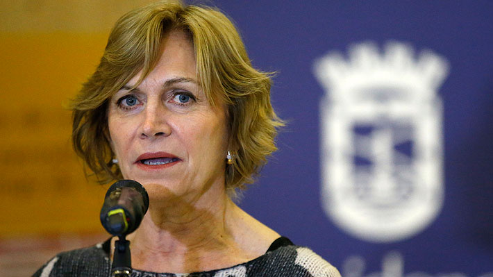 Evelyn Matthei agradece muestras de apoyo tras fallecimiento de su padre