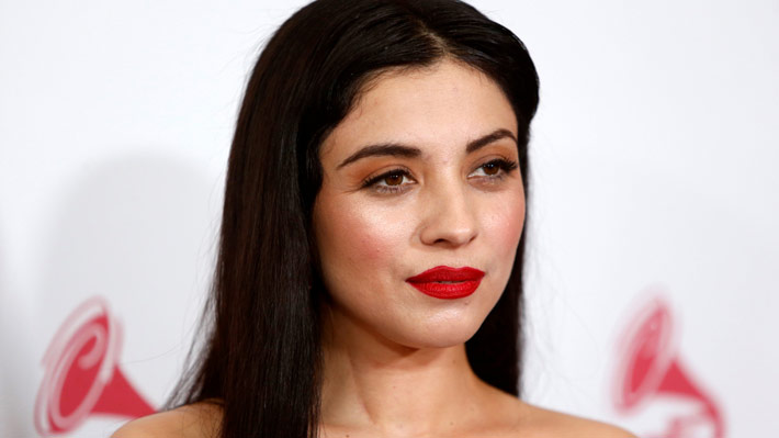 Convocan marcha en contra de Mon Laferte para que sea expulsada de M&eacute;xico por "grosera"