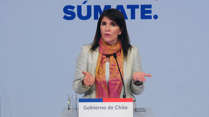 Gobierno califica de "insólito" cambio de discurso de Piñera sobre extensión de la gratuidad