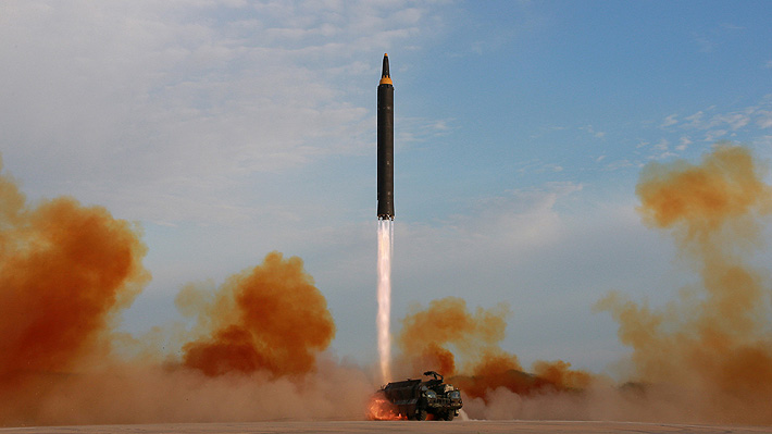 Seúl afirma que Corea del Norte lanzó un nuevo misil balístico