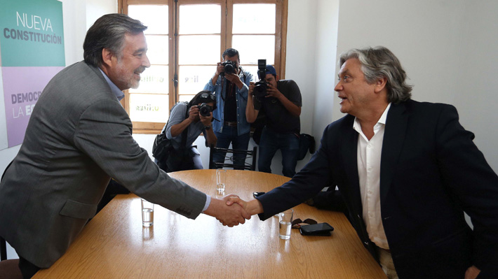 Navarro oficializa apoyo a Guillier y destaca propuesta para el CAE: "Nos parece adecuado para partir"