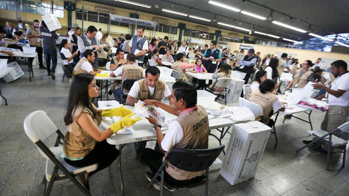 Tribunal electoral de Honduras reanuda el recuento de votos