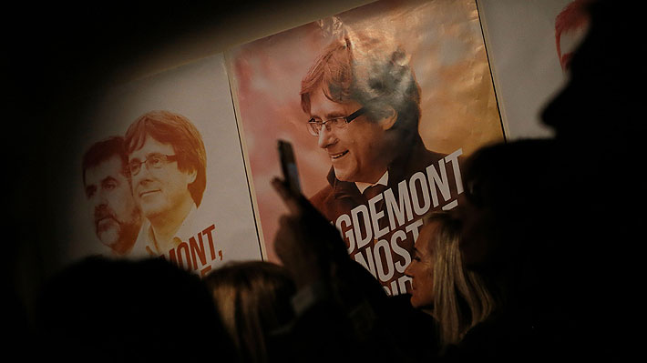 Puigdemont y sus cuatro consejeros comparecen en tribunal belga que decidir&aacute; su vuelta a Espa&ntilde;a