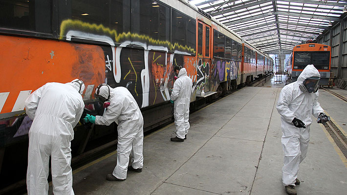 Graffiteros rayan 16 carros del tren a Nos y daños alcanzan los $32 millones