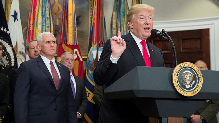 Trump firma presupuesto militar de 2018 con m&aacute;s fondos para Afganist&aacute;n y Siria
