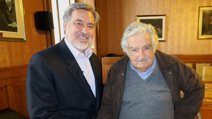 Mujica en cierre de campaña de Guillier: ¿Influirá en los votantes del Frente Amplio?