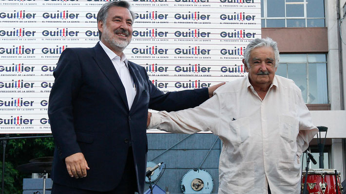Pepe Mujica da nuevo gesto a Guillier y participa en acto de cierre de campaña en Valparaíso