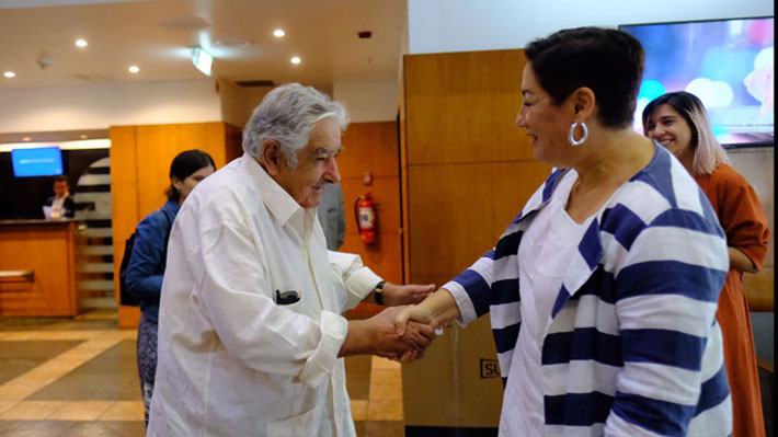 Beatriz Sánchez tras reunirse con Pepe Mujica: "Su presencia marca lo que significa para América Latina esta elección"