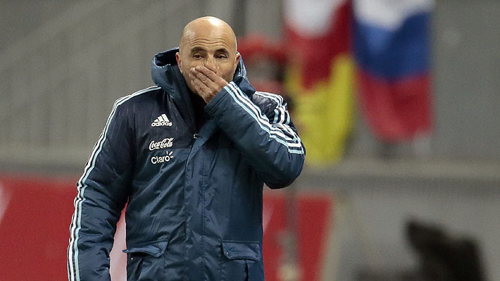 En Argentina divulgan imágenes de un polémico y ofensivo encontrón de Jorge Sampaoli con la policía