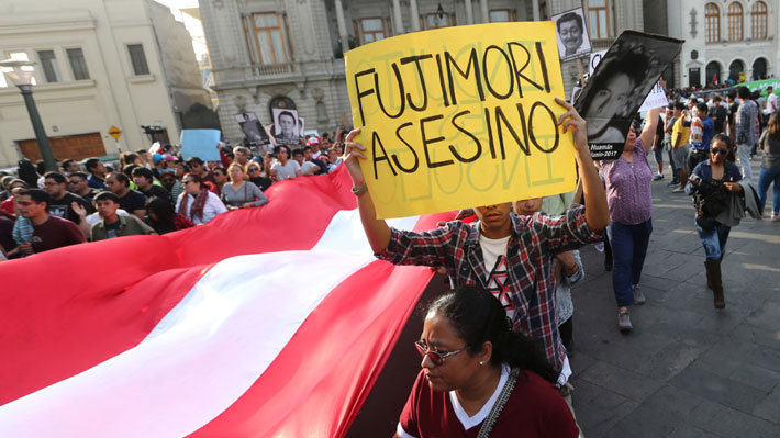 Más de 5 mil peruanos protestaron contra el indulto humanitario concedido a Fujimori