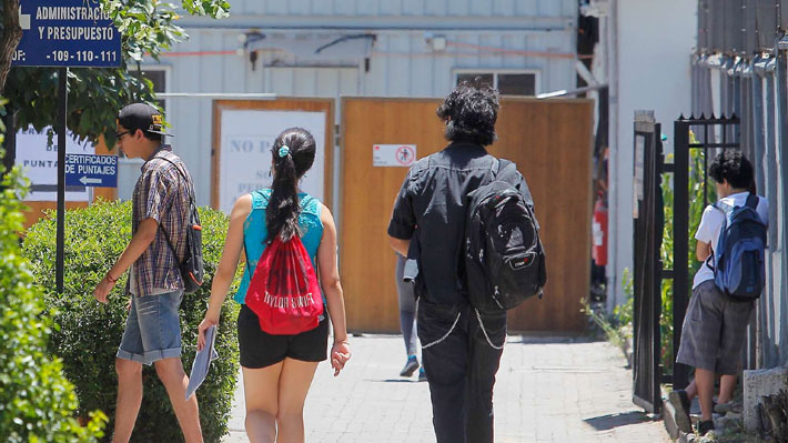 PSU 2017: Mujeres registran un mejor desempe&ntilde;o escolar, pero peores resultados en la prueba