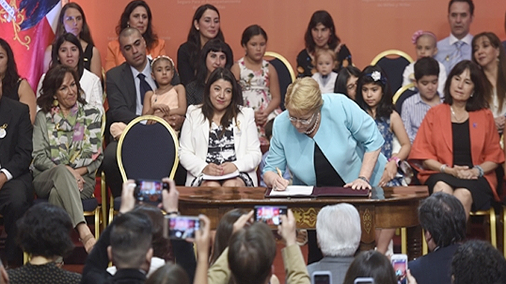 Bachelet promulga la Ley Sanna y destaca que &eacute;xito de su tramitaci&oacute;n "muestra lo mejor de la pol&iacute;tica"