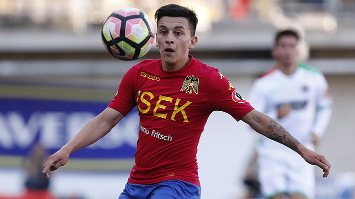 Carabineros detiene a jugador de Uni&oacute;n Espa&ntilde;ola acusado de lanzar piedras contra un veh&iacute;culo policial