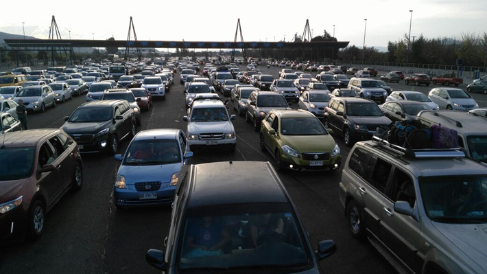 Masivo retorno a Santiago: Conoce las medidas que se habilitar&aacute;n en las principales carreteras
