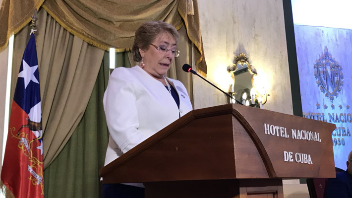 Bachelet asegura en Cuba que su política internacional ha impulsado los DD.HH.