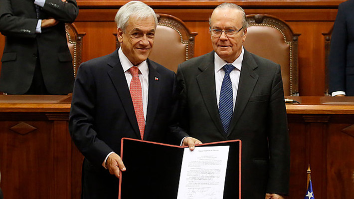 Piñera llama a la "unidad" a los liderazgos políticos para enfrentar "desafíos y oportunidades del futuro"