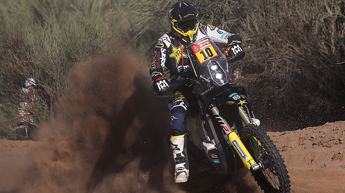 Quintanilla sigue aprovechando los abandonos y sube un puesto en la General de las motos del Dakar