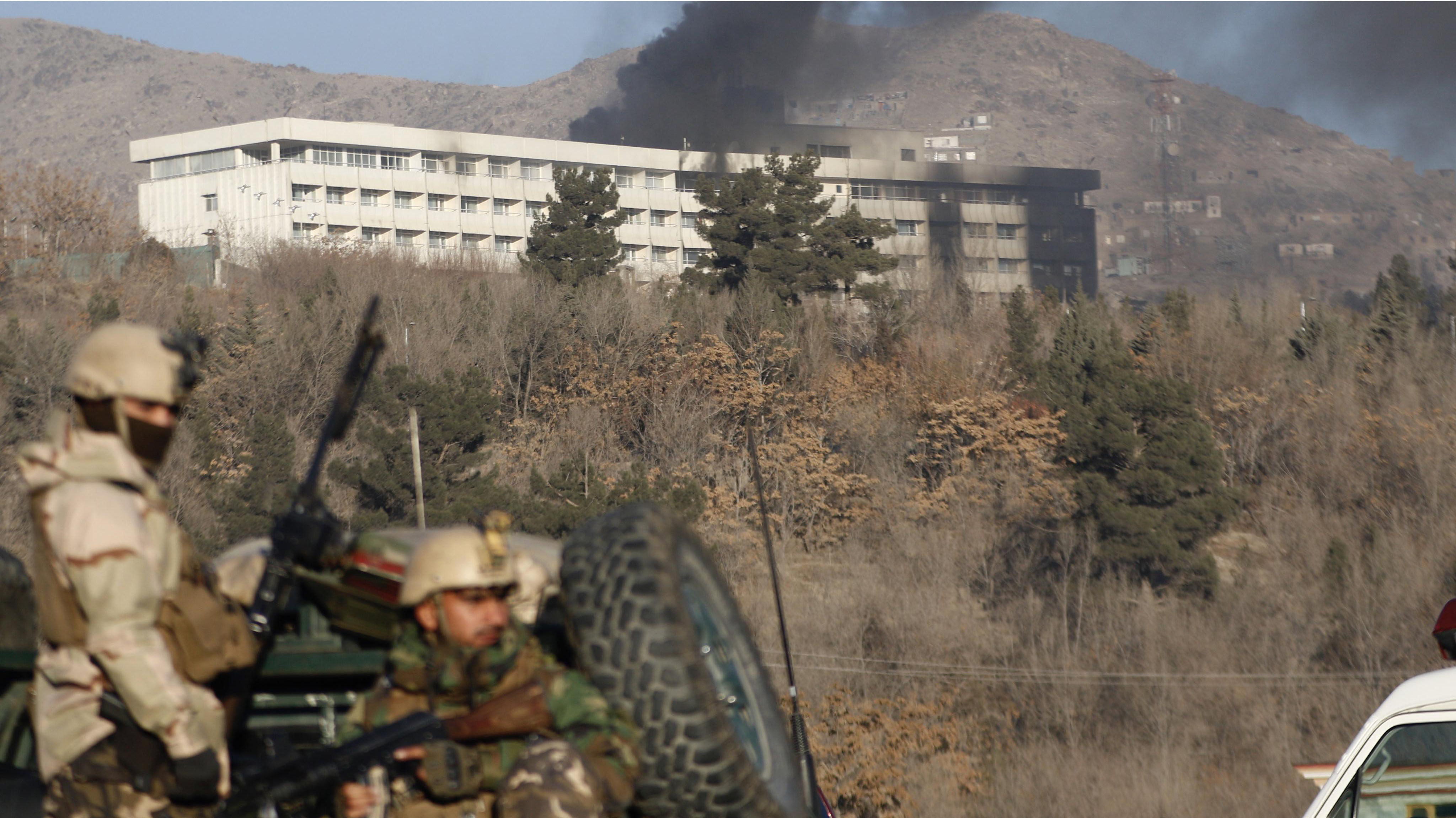 Talibanes se atribuyen ataque a hotel Intercontinental en Kabul que dejó al menos diez muertos