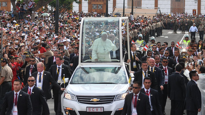 Papa Francisco en Latinoamérica: Presencia de cuestionado arzobispo produce molestia en Perú