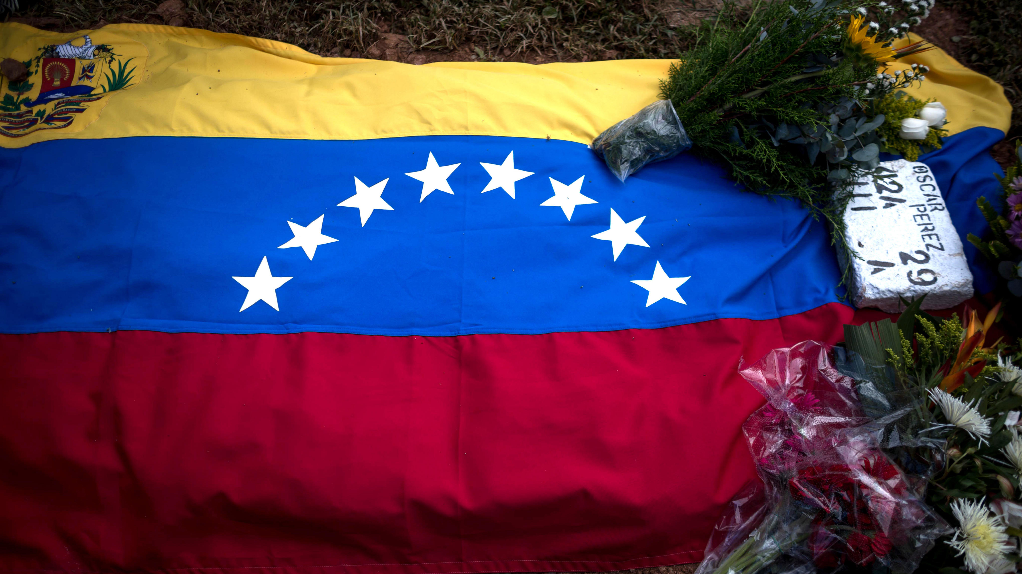 Cuerpo de ex policía Óscar Pérez fue sepultado en Venezuela sin autorización de familiares