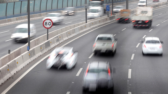 Cámara de Diputados aprueba disminuir la velocidad máxima a 50 km/h en zonas urbanas