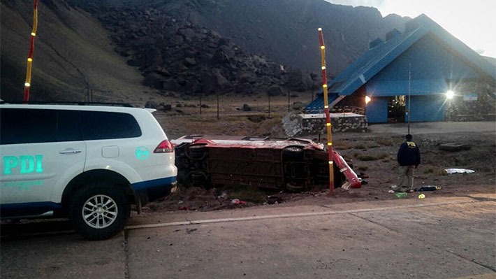 Al menos tres menores muertos deja grave accidente de bus chileno en Argentina