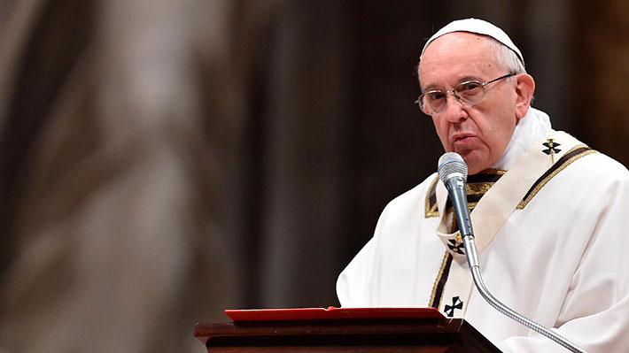 Asesores del Papa aseguran que Francisco sí recibió testimonios de encubrimiento del obispo Barros