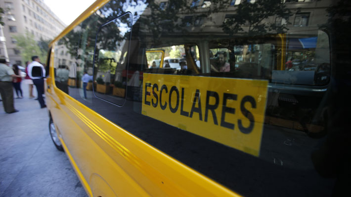 Carabineros detalla las exigencias que los padres deben hacer a la hora de contratar furgones escolares