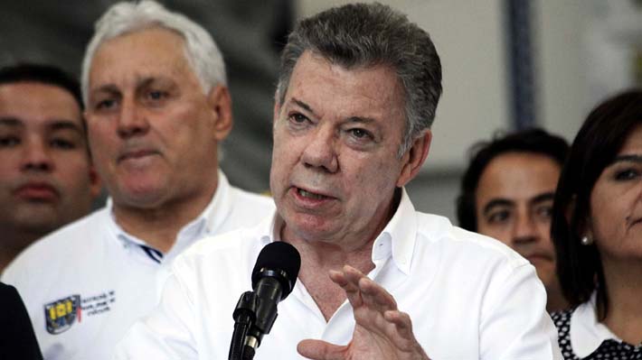 Presidente de Colombia asegura que mantiene "abierta la puerta" al diálogo con el ELN