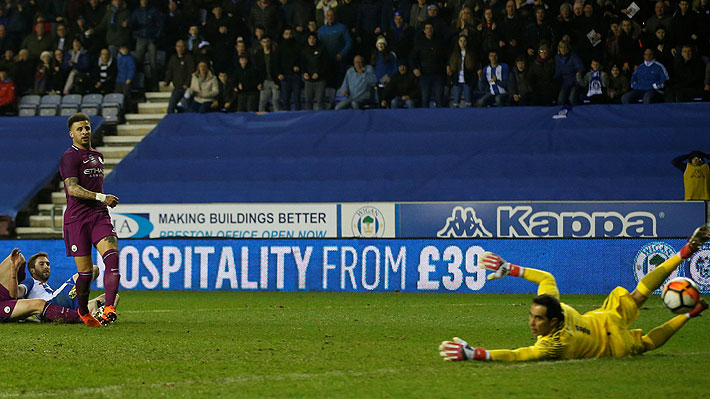 Mira el gol que le marcaron a Bravo y con el que un equipo de 3ª división eliminó al City de la FA Cup