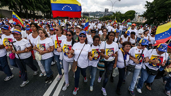 "Quebrada, fragmentada y arrinconada": Analistas revisan el futuro de la oposición venezolana sin participar en las elecciones
