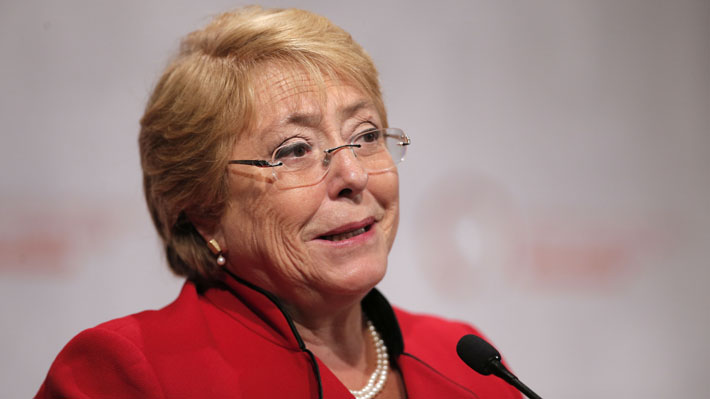 Un 54% de chilenos considera "mejor" el primer gobierno de Bachelet que el próximo a terminar