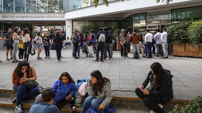 Clínicas explican demoras en vacunación contra fiebre amarilla: "Cada partida debe ser autorizado por el ISP"