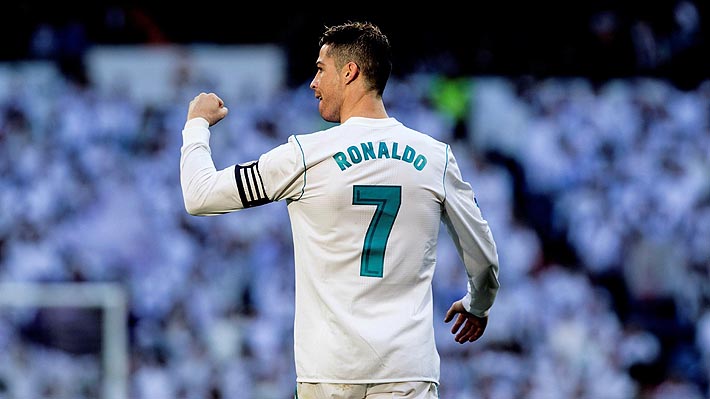 Real Madrid goleó al Alavés de Maripán con un doblete de Cristiano Ronaldo y sigue al acecho de los líderes