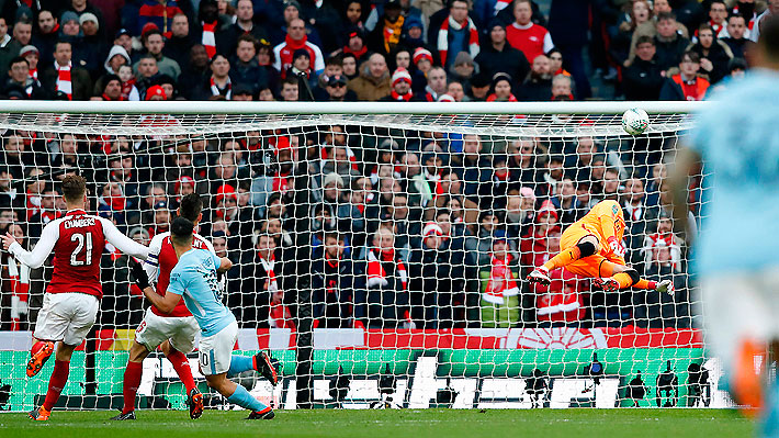 Mira la brillante asistencia de Bravo que terminó en el golazo de Agüero ante el Arsenal