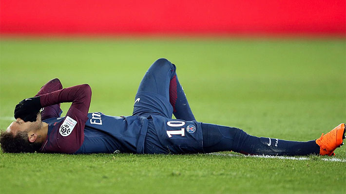 La fuerte lesión de Neymar que lo obligó a abandonar en camilla en el duelo del PSG con Marsella