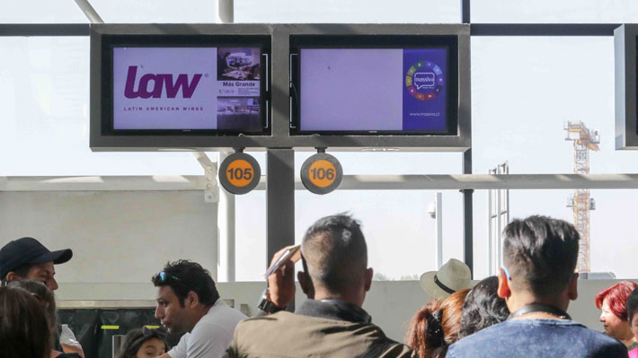 Autoridades peruanas suspenden provisionalmente permiso de operar de aerol&iacute;nea LAW