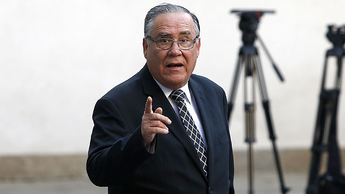 Ministro Campos admite cambio de última hora para designar a Luis Toledo como notario: "Retiré el nombre (de Ortega) y eso es problema mío"