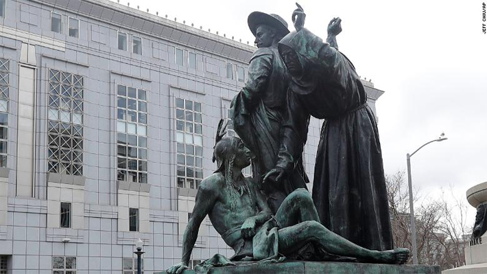 Retiran estatua histórica en San Francisco por "racista e irrespetuosa"