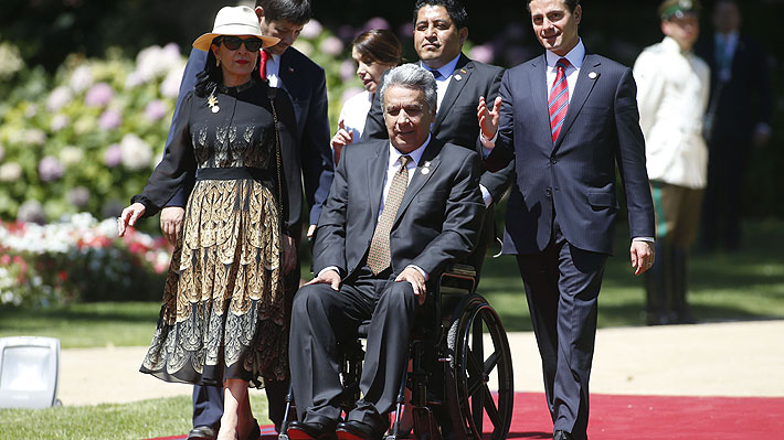 Presidente de Ecuador sobre no poder entrar por acceso principal del Congreso: "Me suele suceder"