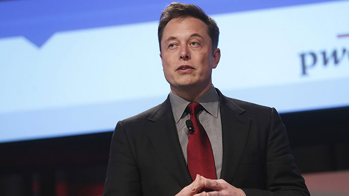 El escándalo de Facebook no para: Elon Musk cerró las páginas oficiales de Tesla y SpaceX