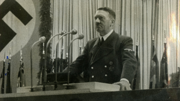 Indignación por libro infantil que destaca a Hitler entre once "líderes increíbles"