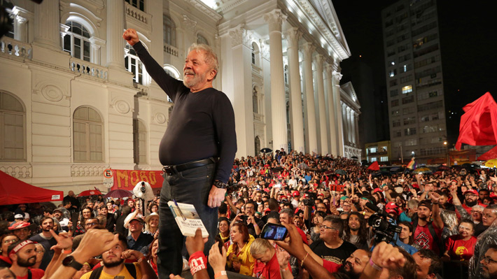 Lula anuncia que denunciarán a Netflix por la polémica serie "El mecanismo"